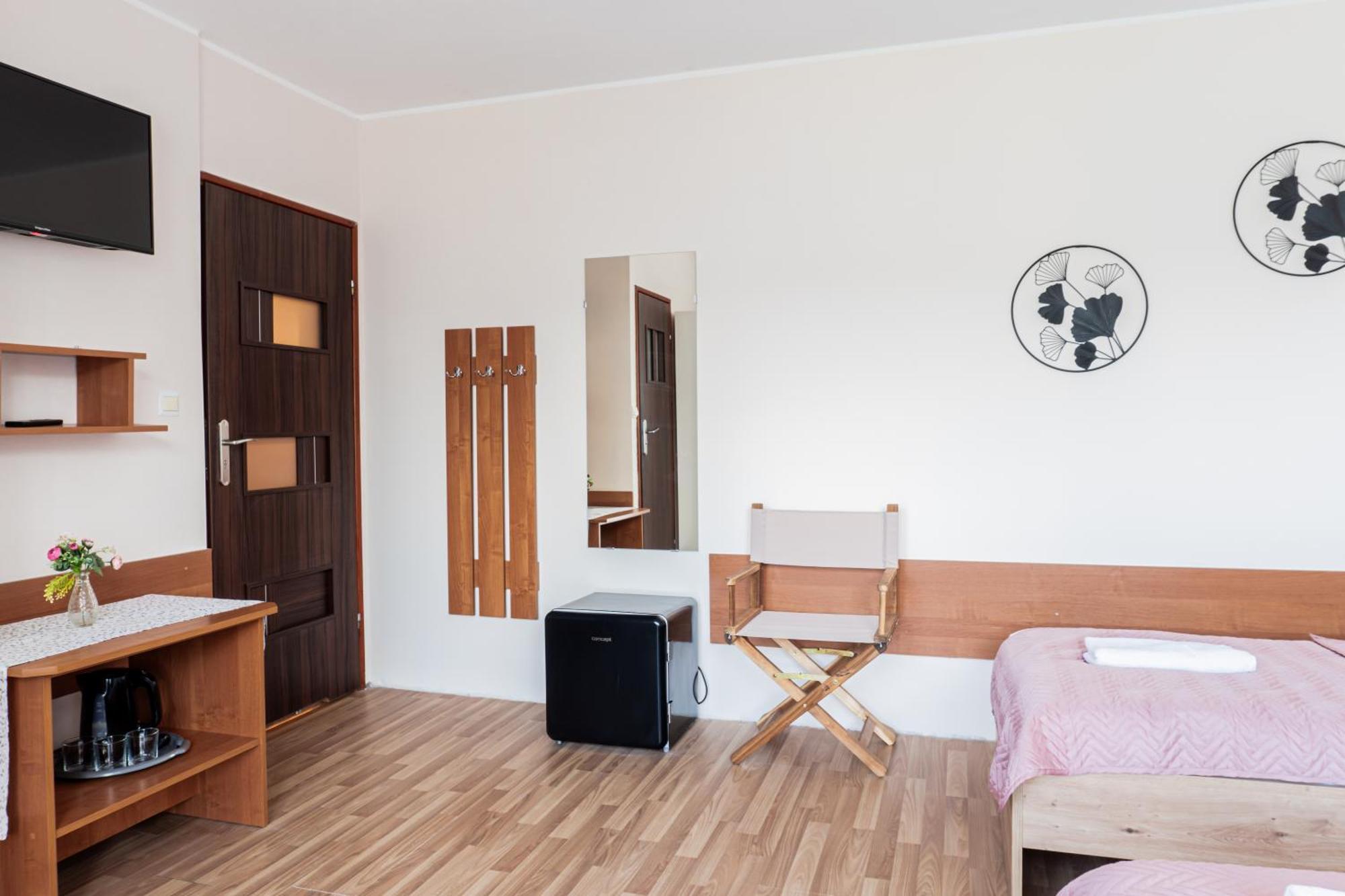 Pokoje Goscinne Raf-Tur - Sala Zabaw, Grill - Idealny Dla Rodzin Z Dziecmi Ostrowo  Esterno foto